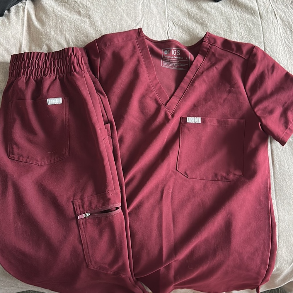 Maroon Figs Set